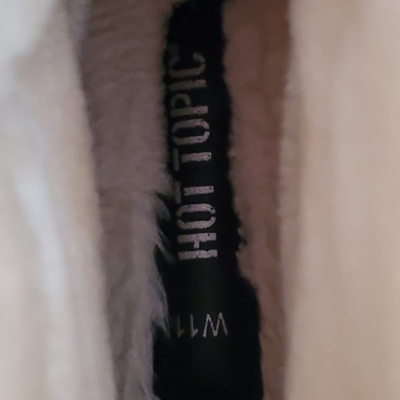 🖤Hot Topic Fur-Lined Combat Boots🖤 - Picture 6 of 6